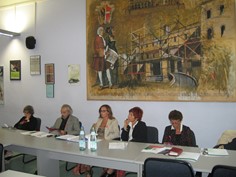 il tavolo dei presenti