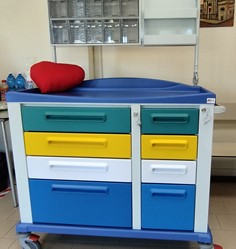 Carello medicazioni.jpeg