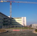 Allestimento cantiere e installazione gru